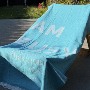 גולייט הז אה גאן מגבת חוף